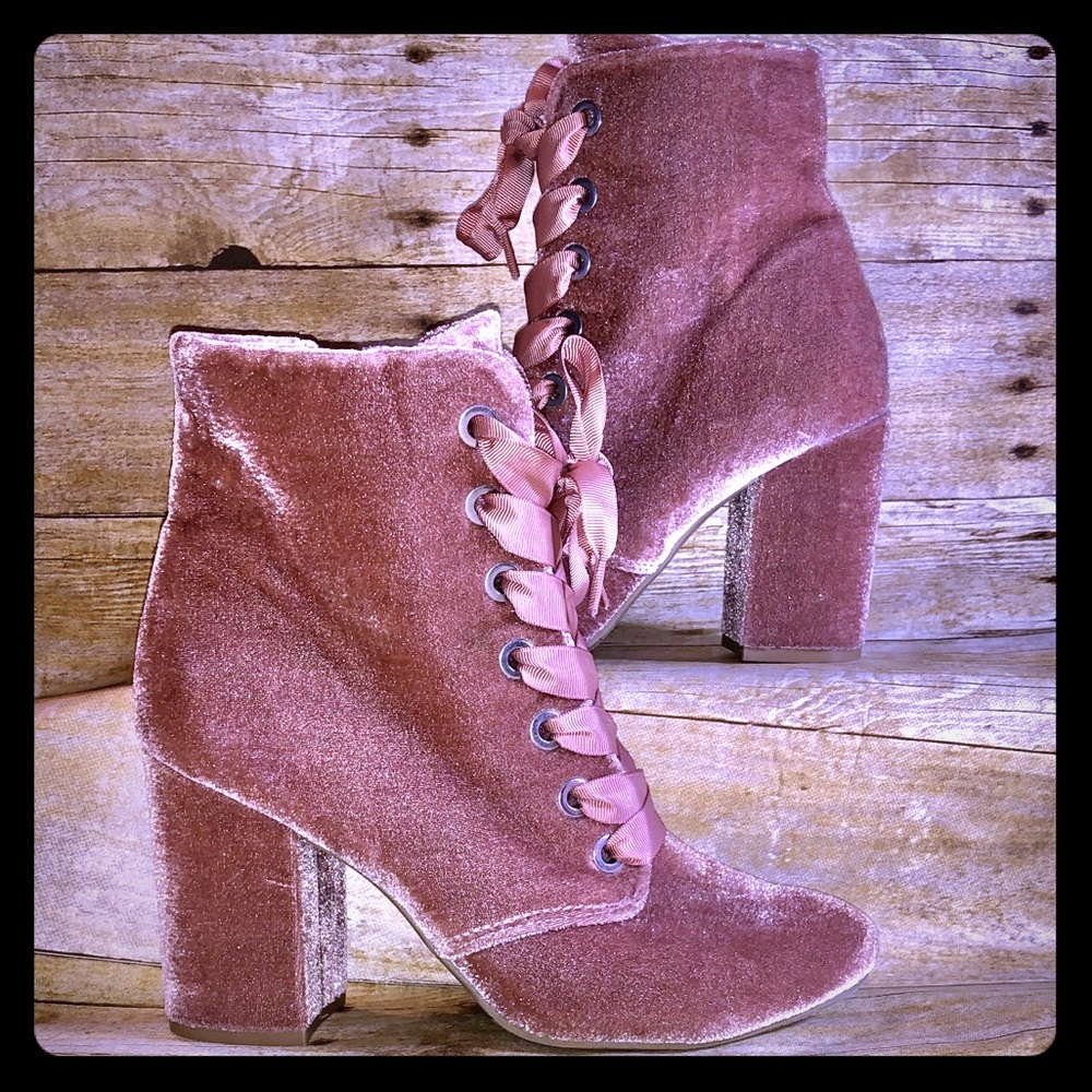 Reaction by Kenneth Cole Pink Velvet ankle boots
